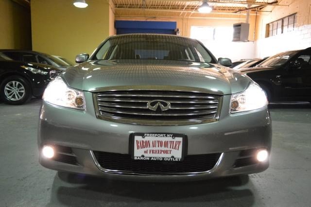 Infiniti M35x 2010 photo 3