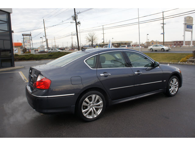 Infiniti M35x 2010 photo 1