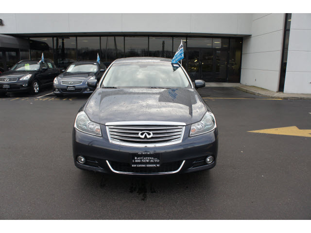 Infiniti M35x 2010 photo 3