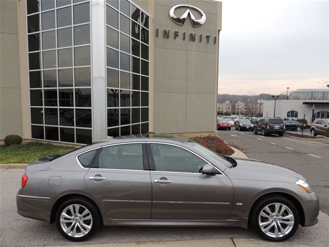 Infiniti M35x 2010 photo 1