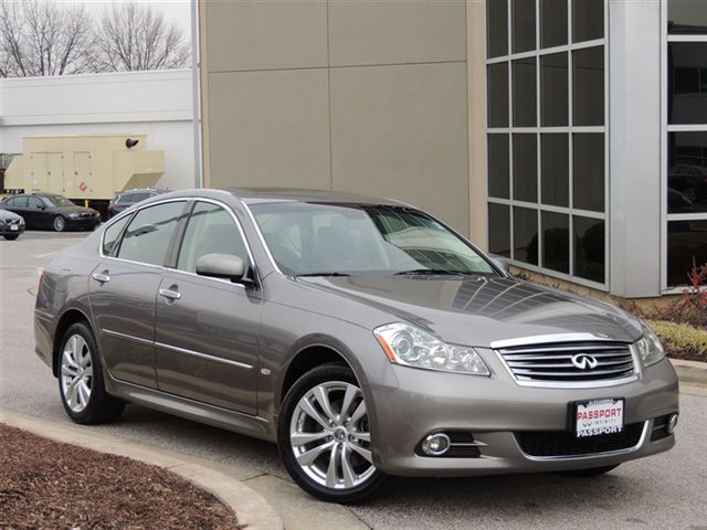 Infiniti M35x 2010 photo 3