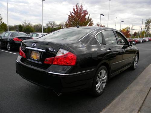 Infiniti M35x 2010 photo 1