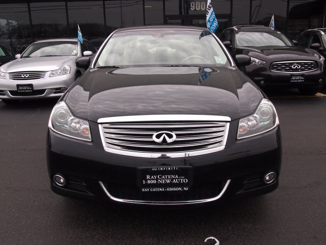 Infiniti M35x 2010 photo 3