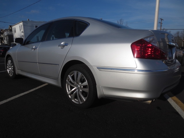 Infiniti M35x 2010 photo 1