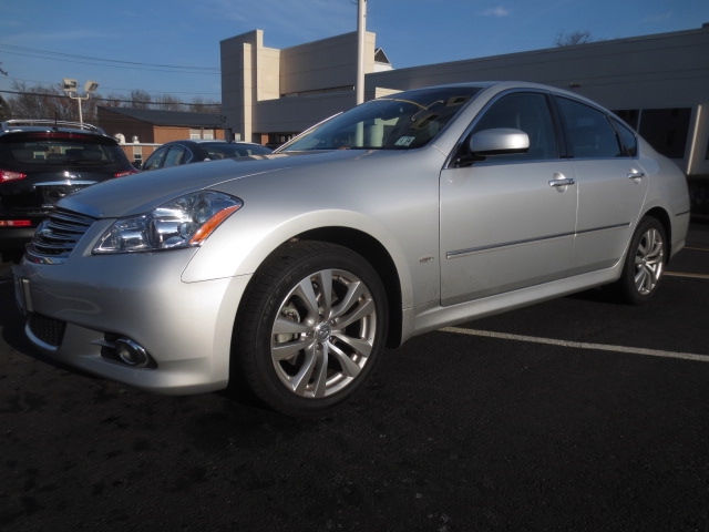 Infiniti M35x 2010 photo 5