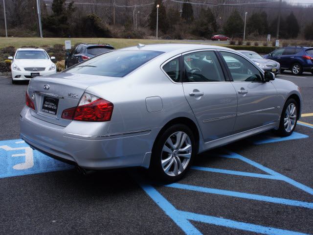 Infiniti M35x Base Unspecified