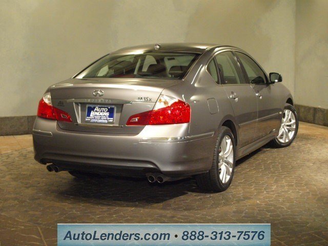 Infiniti M35x 2010 photo 2