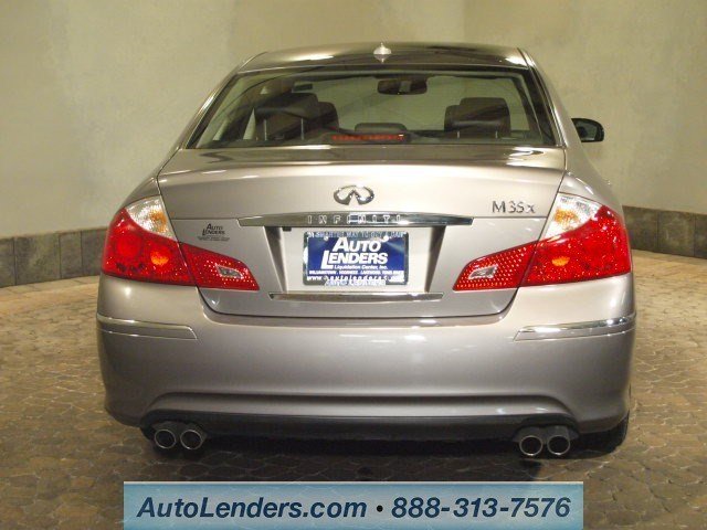 Infiniti M35x 2010 photo 3