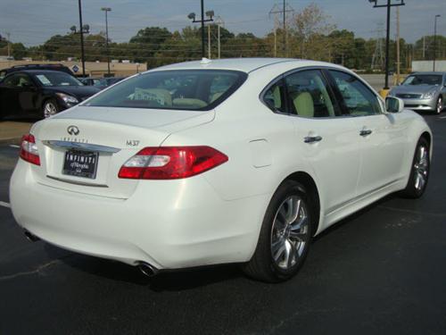 Infiniti M37 2011 photo 1