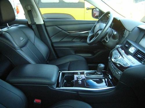 Infiniti M37 2011 photo 2