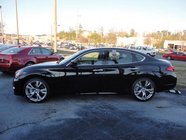 Infiniti M37 2011 photo 2