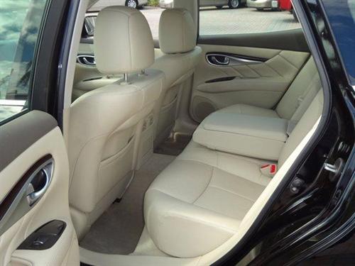 Infiniti M37 2011 photo 1