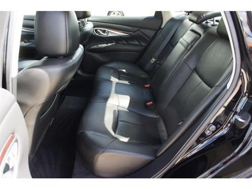 Infiniti M37 2011 photo 2