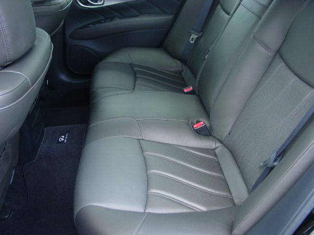 Infiniti M37 2011 photo 3