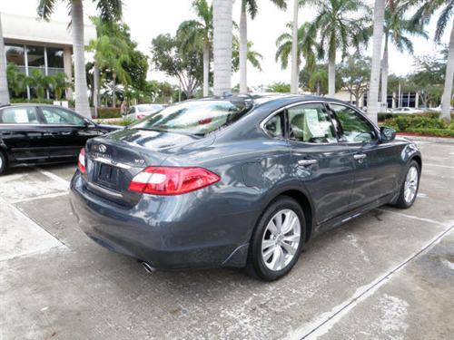 Infiniti M37 2011 photo 2