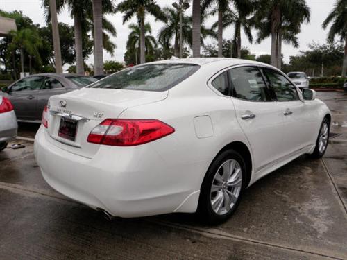 Infiniti M37 2011 photo 1