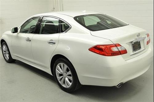 Infiniti M37x 2011 photo 1