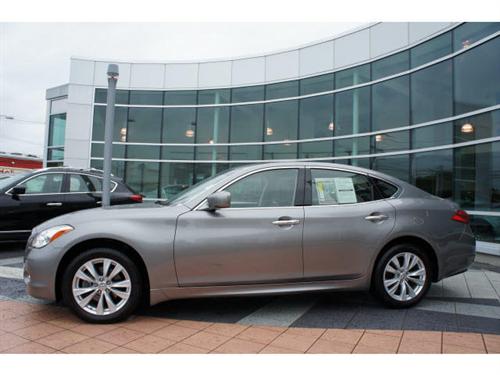 Infiniti M37x 2011 photo 1