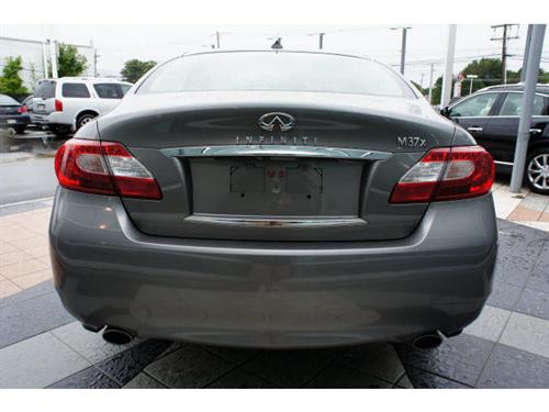 Infiniti M37x 2011 photo 3