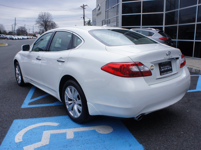 Infiniti M37x 2011 photo 1