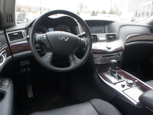 Infiniti M37x 2011 photo 3