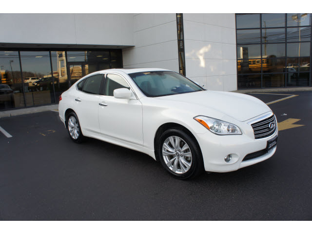 Infiniti M37x 2011 photo 1