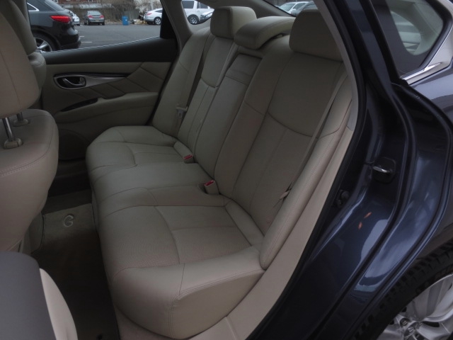 Infiniti M37x 2011 photo 1