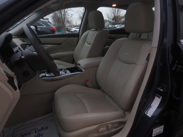 Infiniti M37x 2011 photo 2