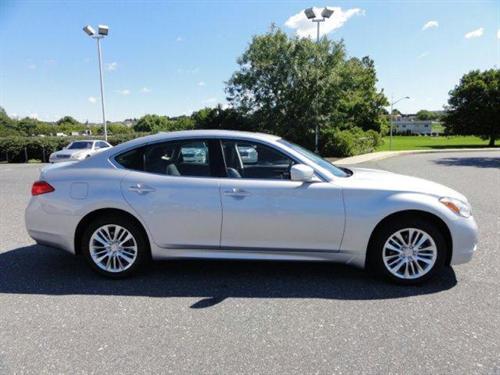 Infiniti M37x 2011 photo 2