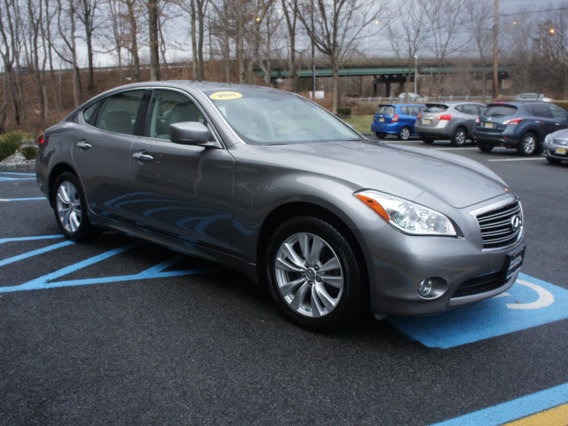 Infiniti M37x 2011 photo 4