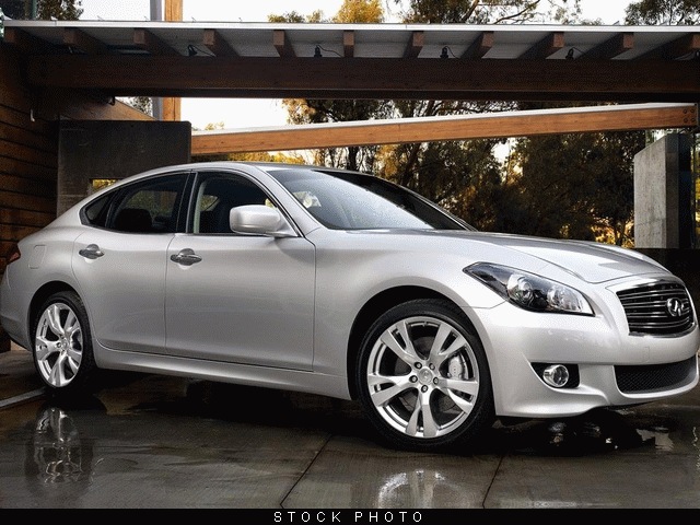 Infiniti M37x 2011 photo 2