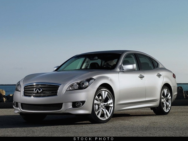 Infiniti M37x 2011 photo 3