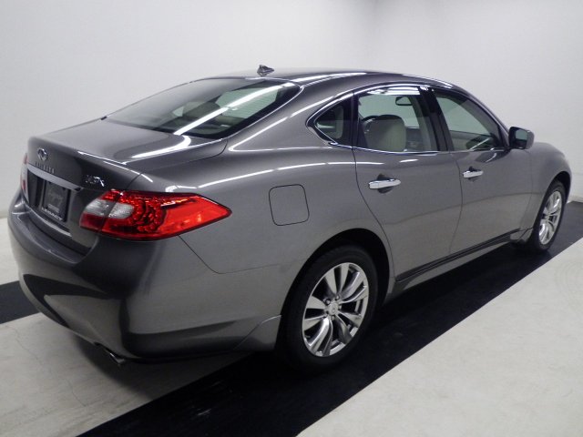 Infiniti M37x 2011 photo 1