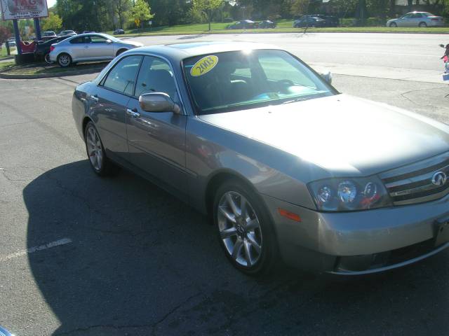 Infiniti M45 2003 photo 4