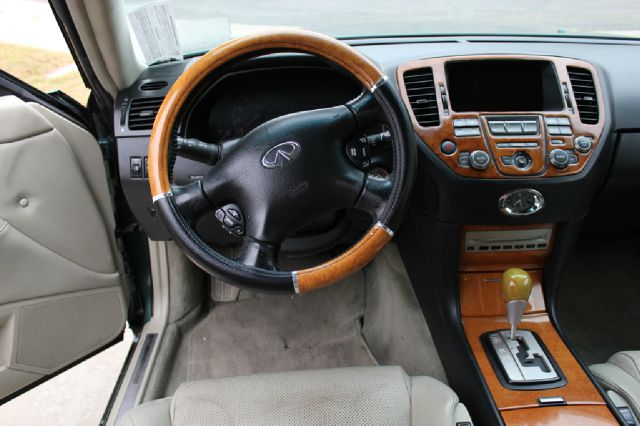 Infiniti M45 2004 photo 3