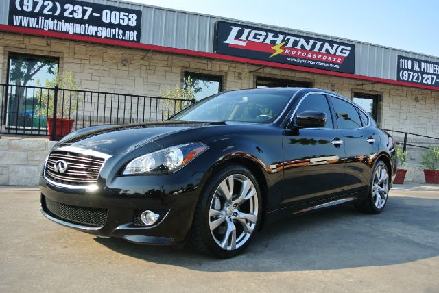 Infiniti M56 2011 photo 1