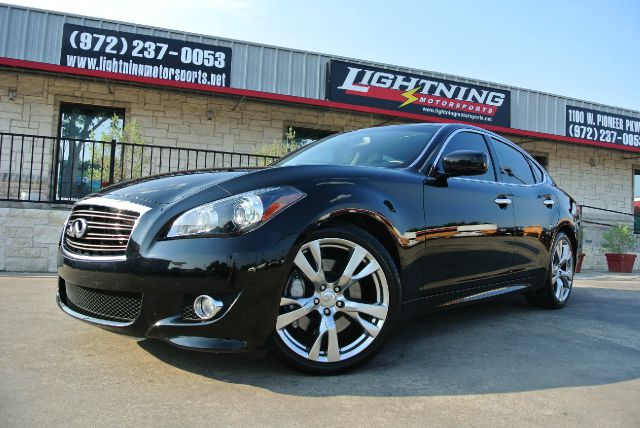 Infiniti M56 2011 photo 2