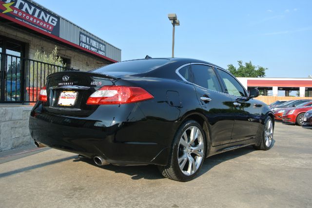 Infiniti M56 2011 photo 3