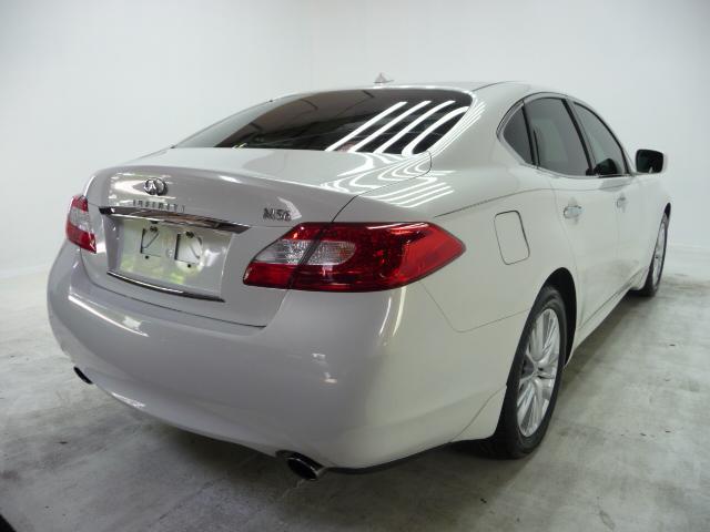 Infiniti M56 2012 photo 4