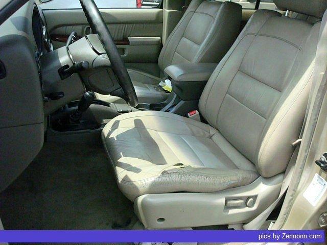 Infiniti QX4 1997 photo 2