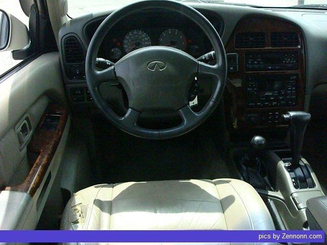 Infiniti QX4 1997 photo 4