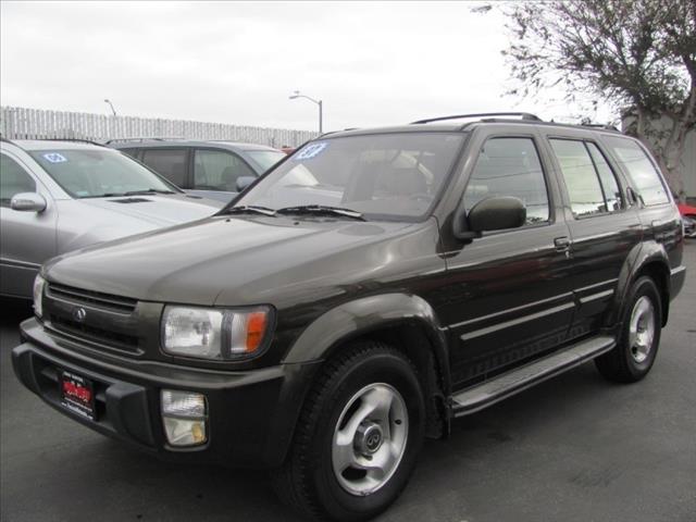 Infiniti QX4 1997 photo 1