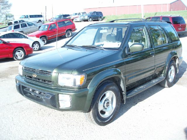 Infiniti QX4 1997 photo 17