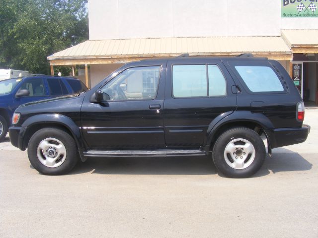 Infiniti QX4 1998 photo 3