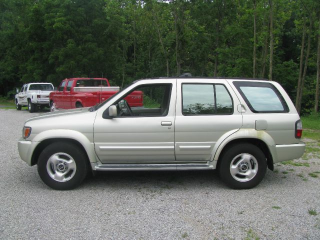 Infiniti QX4 1998 photo 4