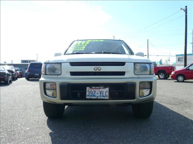 Infiniti QX4 1998 photo 1