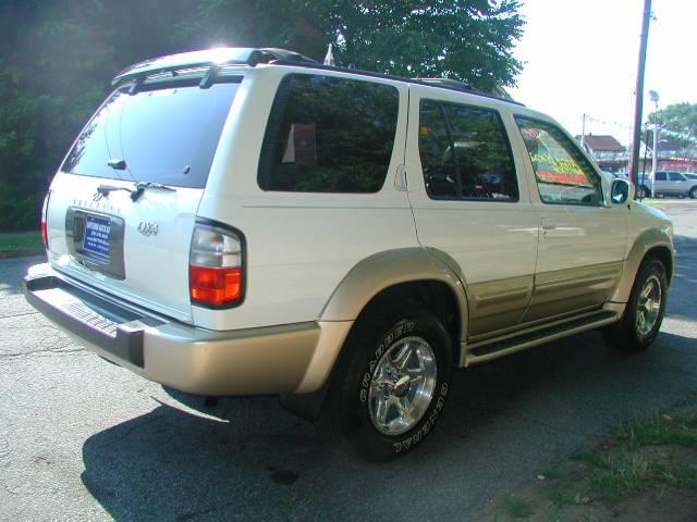 Infiniti QX4 1999 photo 4