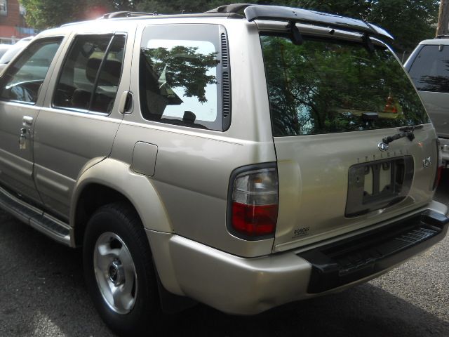 Infiniti QX4 1999 photo 4