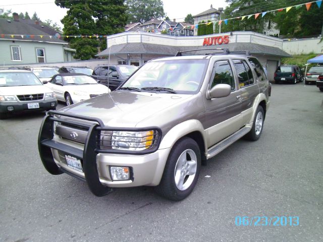 Infiniti QX4 2001 photo 3