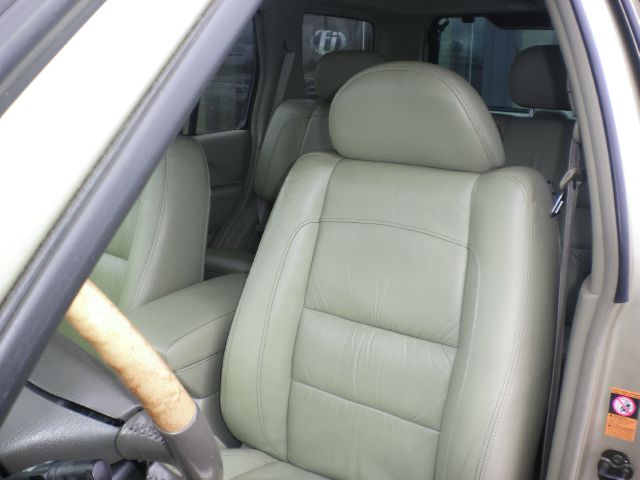 Infiniti QX4 2001 photo 1